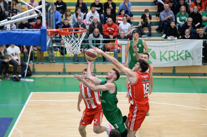 Mike Tobey je bil s 16 točkami najboljši strelec dvoboja. | Foto: Krka/Drago Perko/kosarka.si