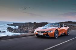 BMW i8 roadster: električni športnik za užitke z vetrom v laseh #foto