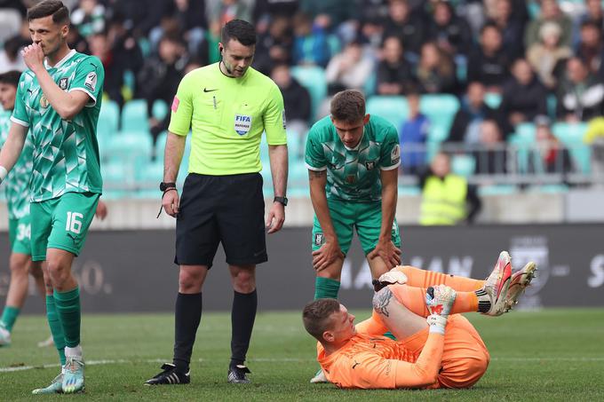 Martin Matoša je pri 28 letih najmlajši slovenski mednarodni nogometni sodnik. | Foto: www.alesfevzer.com