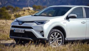 Toyota RAV4 – hibridni SUV v Sloveniji od 29.850 evrov