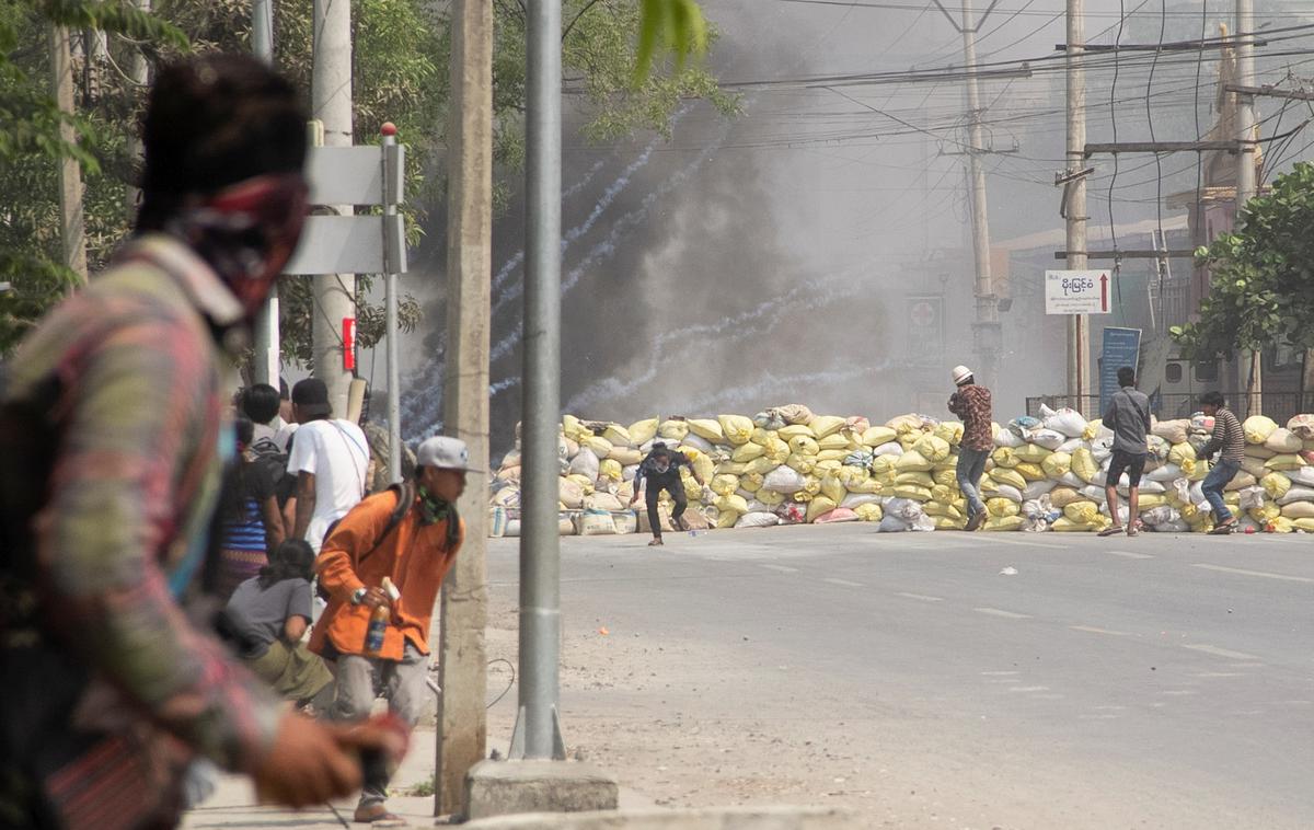 Nasilje v Mjanmaru | Foto Reuters