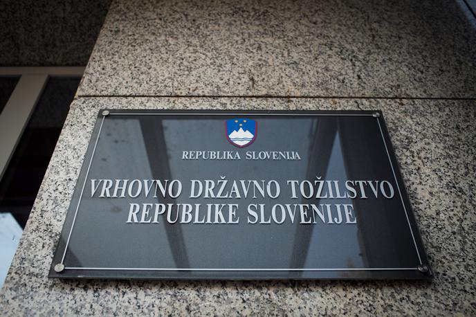 vrhovno državno tožilstvo | "Na kakšen način bomo stavkali, nas skupina še ni obvestila, bomo pa izrazili nezadovoljstvo glede neupoštevanja ustavne odločbe," je poudarila Klinetova. Odločitev skupine glede načina izvedbe stavke pričakujejo do 3. januarja, je dodala. | Foto Matej Povše