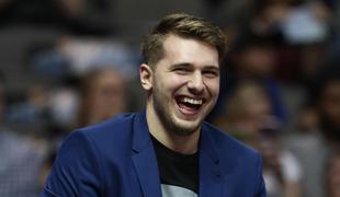 Luka Dončić v družbi LeBrona Jamesa #video