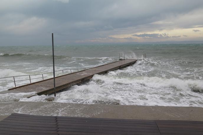 Izola | Kljub večinoma oblačnemu vremenu bo precej toplo, pričakujemo lahko okoli 20 stopinj Celzija. | Foto STA