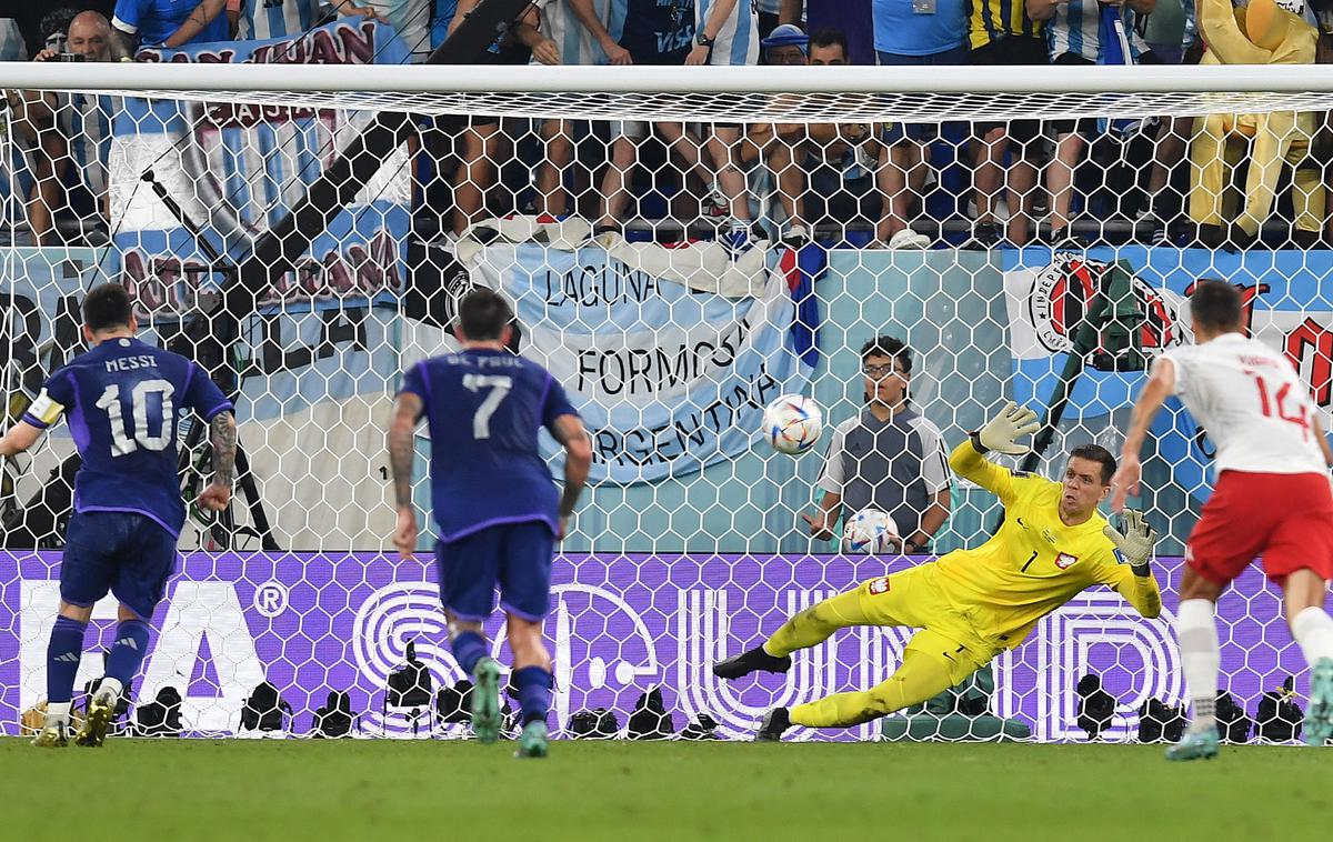 SP Argentina Poljska Messi Szczesny | Wojciech Szczesny je Lionelu Messiju ubranil 11-metrovko. | Foto Reuters