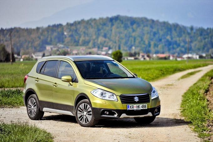 Na cesti bo zadovoljil tudi zahtevnejše voznike, ki bodo zamižali na eno oko, če bo skozi zadnjo os v kabino prišel kakšen glasen tresljaj preveč. Kombinacija z dizelskim motorjem in štirikolesnim pogonom mu je usojena. Prepriča namreč z varčnostjo in prilagodljivostjo na slabše vzdrževanih podlagah.  | Foto: 