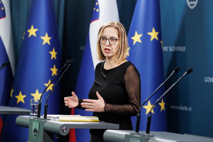 Valentina Prevolnik Rupel | Pri številnih dopolnilih, ki jih je vložila koalicija, gre za nomotehnične popravke.  | Foto STA