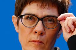 Annegret Kramp-Karrenbauer bi kot naslednica Merklove poskrbela za dobro počutje v Nemčiji