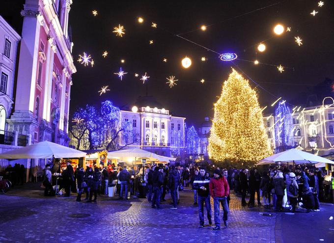 Še vedno ni znano, ali bodo letos v prestolnici lahko postavili praznične stojnice. | Foto: STA ,