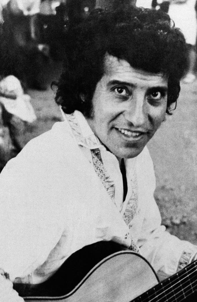 Victor Jara, čilski pevec, pisec, teatrolog, univerzitetni profesor in levičarski aktivist, ki so ga pučisti zverinsko umorili.  | Foto: Guliverimage