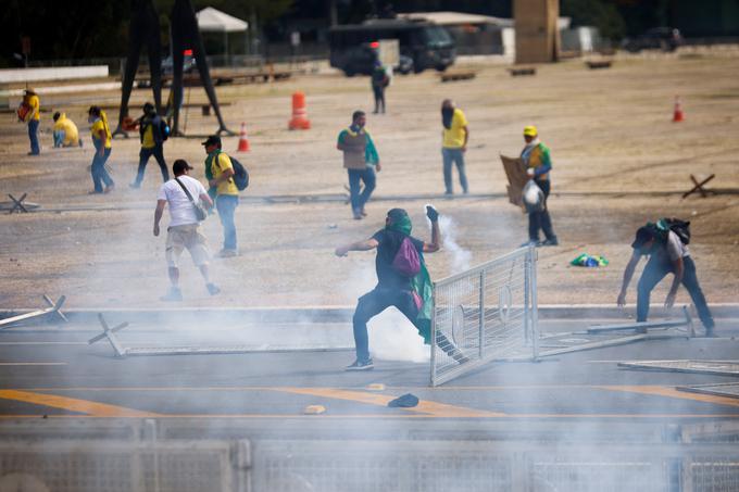 Vdor na območje kongresa v Brasilii | Foto: Reuters