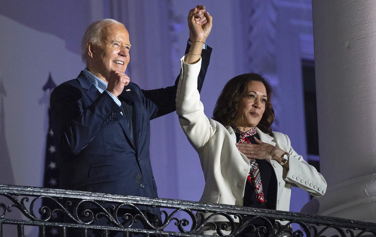 Joe Biden, Kamala Harris | "Več milijonov Američanov je moralo leta izbirati med nakupom zdravil in hrane," je opozoril Biden. "Borili smo se in zmagali," je poudaril. | Foto Guliverimage