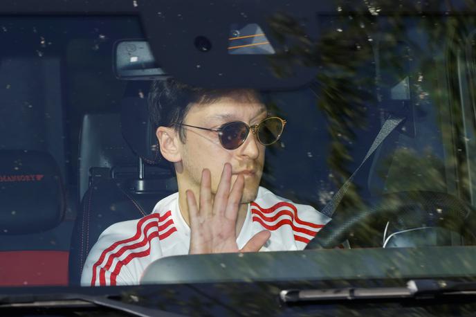 Mesut Özil | Vse kaže, da Mesut Özil po sedmih letih in pol zdaj dokončno zapušča Arsenal. | Foto Reuters