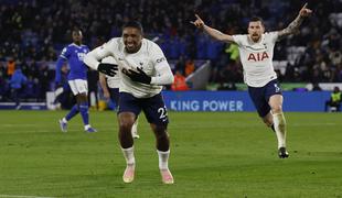 Tottenham do zmage v 97. minuti, United slavi najstnika Elango