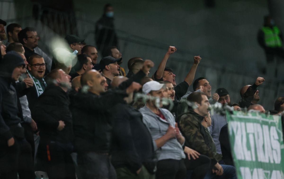 Olimpija Tabor | V Stožicah so po dolgem času spremljali dvoboj navijači Olimpije, a niso mogli biti kaj preveč zadovoljni z videnim. | Foto Vid Ponikvar