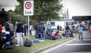 V Slovenijo bo prišlo 1800 beguncev in migrantov