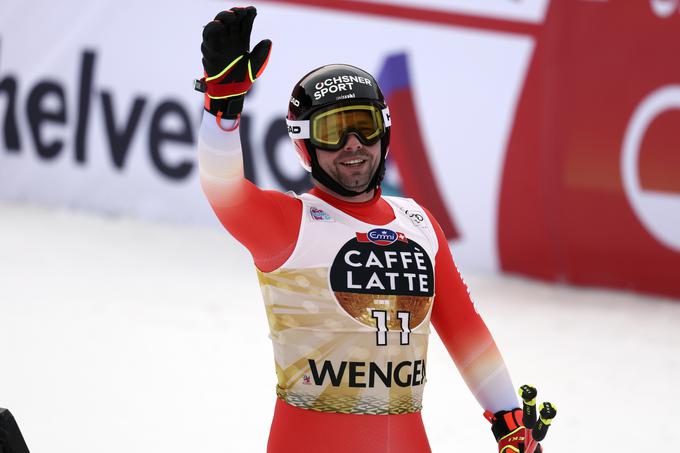 Beat Feuz je zadnjič nastopil na smuku v Wengnu. Švicarski navijači so kričali od navdušenja. | Foto: AP / Guliverimage