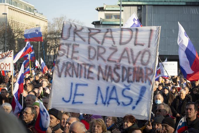 Protest upokojencev, ki ga pripravlja ljudska iniciativa Glas upokojencev Slovenije; Trg republike. | Foto: Bojan Puhek