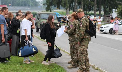 Vse več mladih med poletnimi počitnicami na vojaški tabor