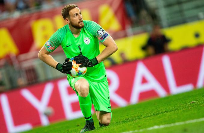 Jan Oblak je bil v prvem polčasu ena redkih slovenskih svetlih točk. | Foto: Vid Ponikvar