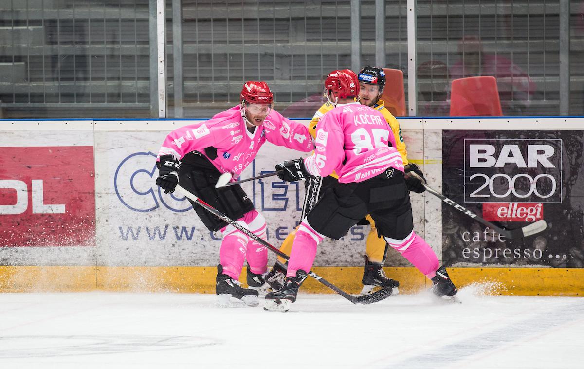 HDD Sij Acroni Jesenice - HC Pustertal - Aplska liga | Jeseničani so v Avstriji vodili s 3:0, na koncu pa izgubili s 3:4. | Foto Peter Podobnik/Sportida