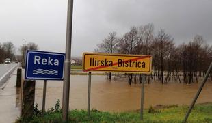 Ponekod že delijo protipoplavne vreče, v Piranu že druga sirena #foto