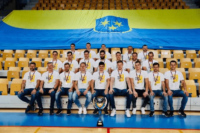 RK CPL | Rokometaši Celja so po zadnjem treningu v sezoni prejeli pokal in kolajne za 24. naslov državnih prvakov. | Foto Gregor Katič/Celje PL