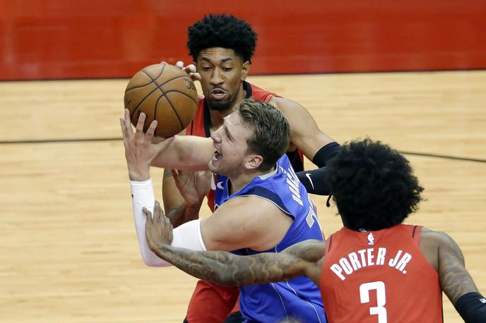 Luka Dončić | Luka Dončić je imel veliko težav s čvrsto obrambo Houstona. | Foto Reuters