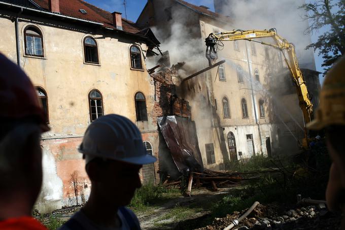 Rušenje Kolizeja. | Foto: Matjaž Rušt