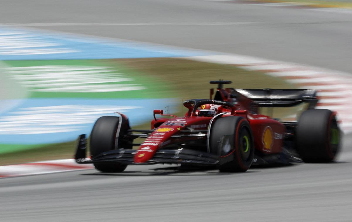 Barcelona Ferrari Leclerc | Charles Leclerc bo s prvega štartnega mesta dirkal za peto zmago v karieri. | Foto Reuters