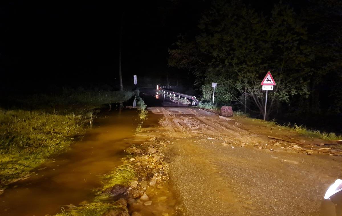 Neurje | Zaradi meteornih voda so imeli ponoči gasilci polne roke dela. | Foto Občina Lovrenc na Pohorju