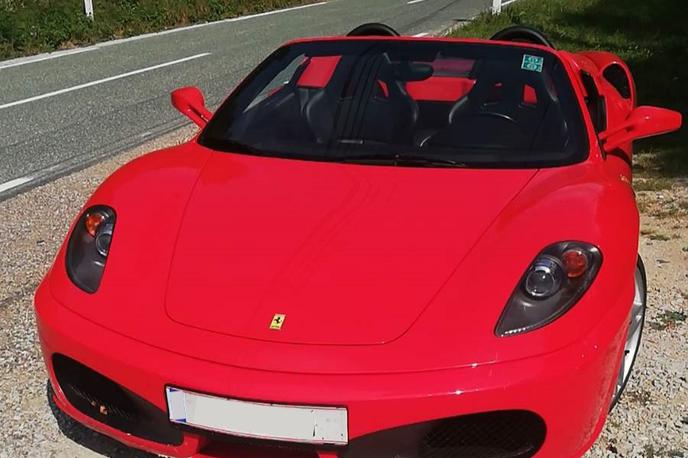 Ferrari F430 spider | Ustavljeni ferrari F430 spider avstrijskega državljana na cesti z Jezerskega proti Kranju. | Foto PU Kranj