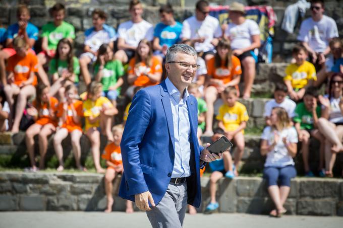 "Dokler bodo v naši deželi obstajali otroci, ki nimajo priložnosti oditi na poletne počitnice, bo naše podjetje spadalo med tiste, ki se trudijo, da bi pomagali in vzpodbudili čim več slovenskih podjetij k pomoči in dobrodelni aktivnosti," je obljubil direktor podjetja MIK Celje Franci Pliberšek. | Foto: Vid Ponikvar