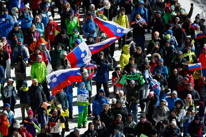 Bo v drugem tednu v Planici več slovenskih trobojnic? | Foto: Anže Malovrh/STA