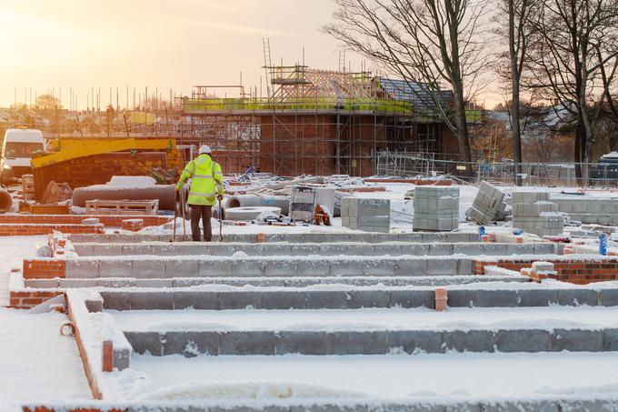 Poskrbimo, da bodo tudi v času nizkih temperatur dela opravljena strokovno in s tem kakovostno. | Foto: Mapei d.o.o.