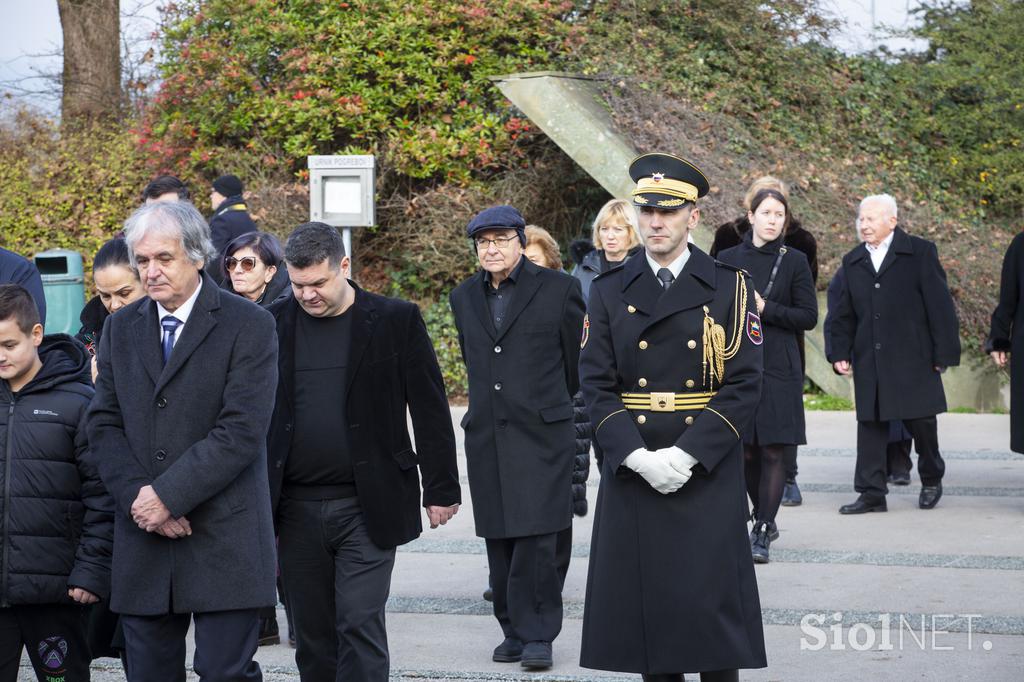 Pogreb slovenskega politika, pravnika in gospodarstvenika Janeza Zemljariča z vojaškimi častmi.