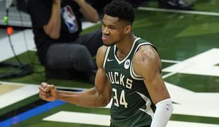 Milwaukee na krilih Antetokounmpa do prve finalne zmage