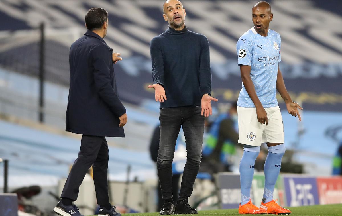 Manchester City Guardiola Fernandinho | Trener Manchester Cityja Josep Guardiola bo pogrešal Fernandinha vsaj štiri tedne. | Foto Reuters