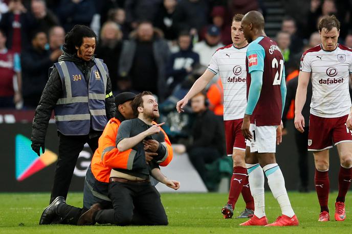 West Ham | Pri West Hamu so dočakali kazen zaradi navijaških vdorov na igrišče marca lani, | Foto Reuters