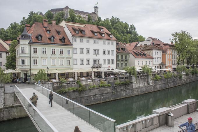 Že v osnovi visoke cene stanovanj so v mestnem predelu Center - Trnovo v zadnjih štirih letih sicer zrasle najmanj med vsemi ljubljanskimi predeli. Čeprav število transakcij v tem predelu od leta 2015 kaže trend rahlega upadanja, je bil od leta 2015 stanovanjski trg v tem mestnem predelu zelo dejaven, saj je bila tu evidentirana skoraj petina vseh ljubljanskih kupo-prodaj stanovanj oziroma več kot v predelih Šiška in Bežigrad, ki imata sicer precej večji fond stanovanj, navaja poročilo Gursa. | Foto: Siol.net/ A. P. K.