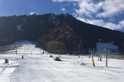 Smučiščem, ki odpirajo vrata, se pridružujeta tudi Krvavec in Kranjska Gora