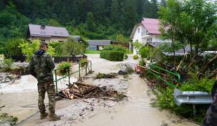 Številne ceste po Sloveniji so še vedno zaprte