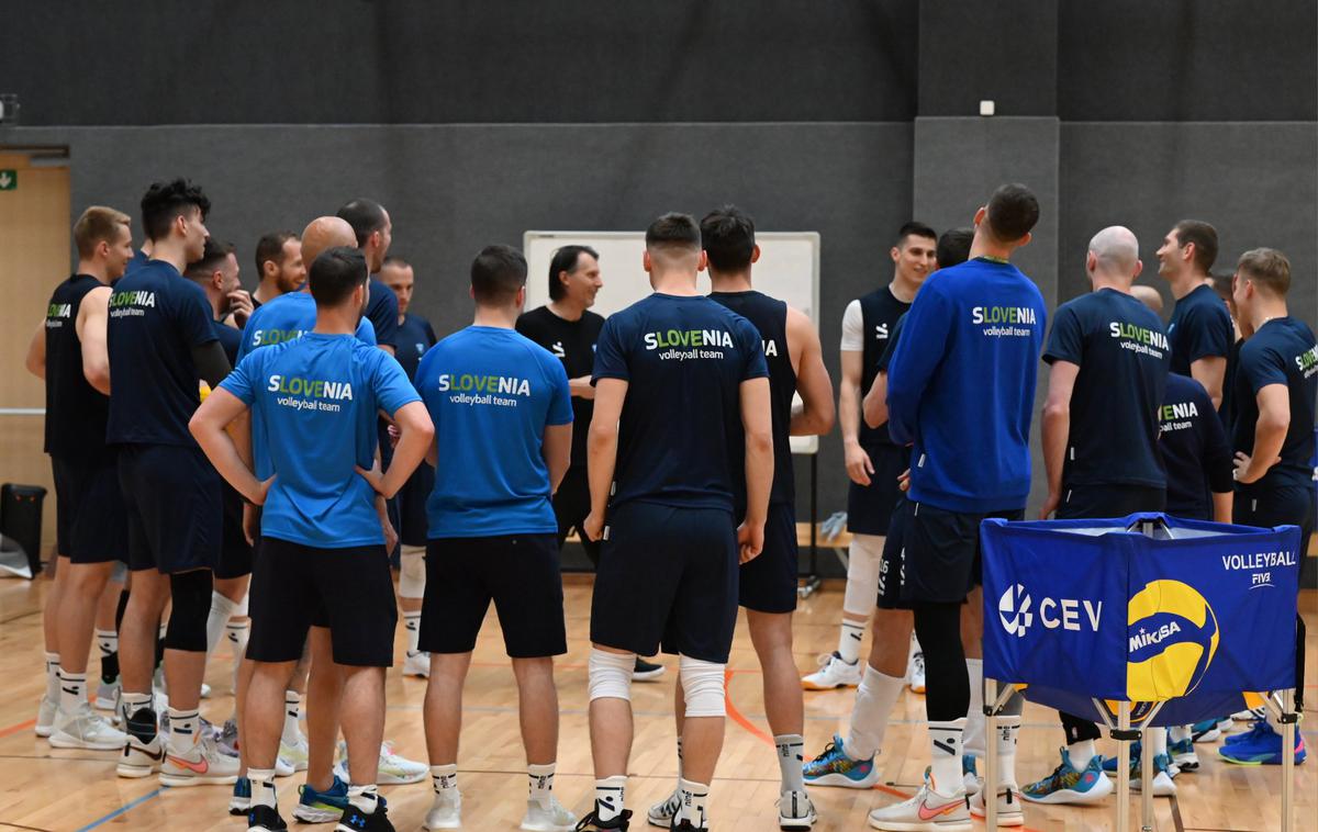 slovenska odbojkarska reprezentanca | Slovenski odbojkarji bodo v sredo odprli sezono lige narodov. Njihov prvi tekmec na Japonskem bodo Srbi. | Foto OZS