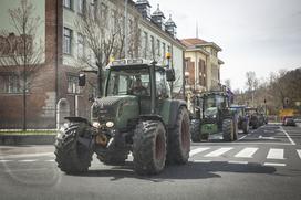 Protestni shod Sindikata kmetov Slovenije. Traktor, kmet, protest.