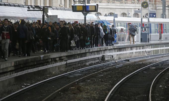 Francija 2016 v gospodarsko-političnem smislu deluje kot izčrpana država ... | Foto: Reuters