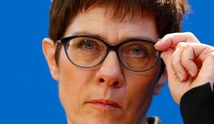 Annegret Kramp-Karrenbauer bi kot naslednica Merklove poskrbela za dobro počutje v Nemčiji