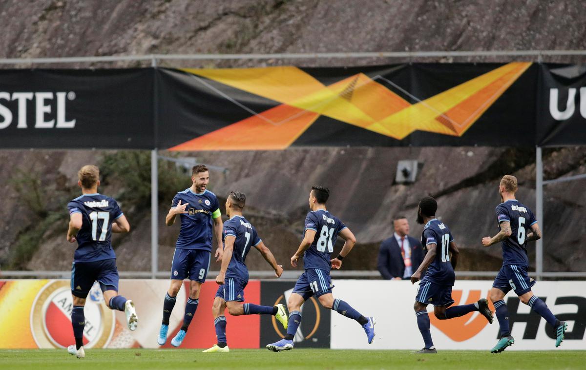 Andraž Šporar Slovan bratislava | Andraž Šporar je v sodnikovem podaljšku prvega polčasa tekme v Bragi poskrbel za izenačenje, ko je zadel z bele točke.  | Foto Reuters