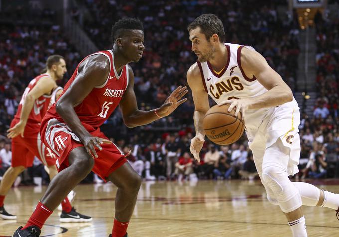 Clint Capela je bil junak tekme proti ekipe Clevelanda.  | Foto: Reuters