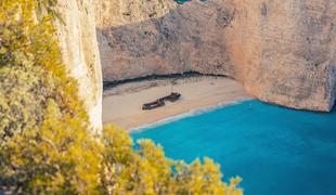 Žalosten prizor s slovite plaže na Zakintosu