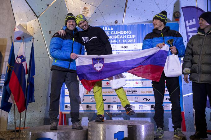 Najboljši v SHS-pokalu v moški konkurenci: med sva Slovenca, Jako Hrasta in Edvina Nepužana, se je vmešal Hrvat Mario Musulin, ki je Hrasta v skupnem seštevku pokala prehitel ravno s 5. mestom na domžalski tekmi.   | Foto: Urban Urbanc